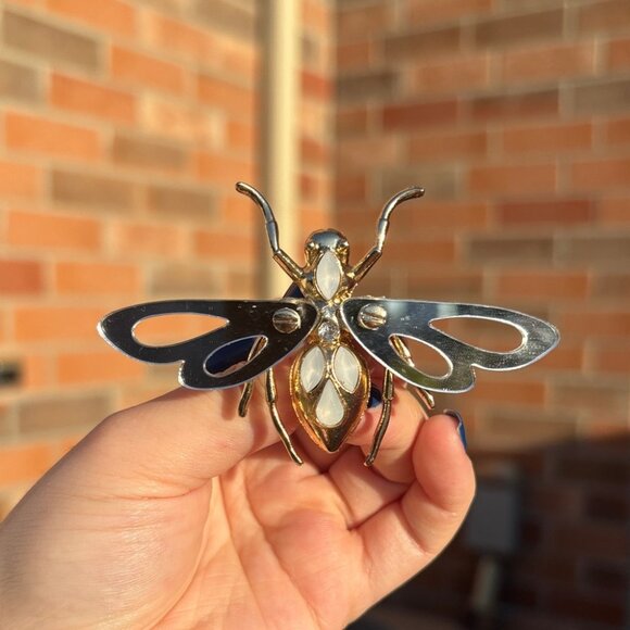 Large Gold & Silver Toned Fly Insect Brooch - Picture 2 of 6